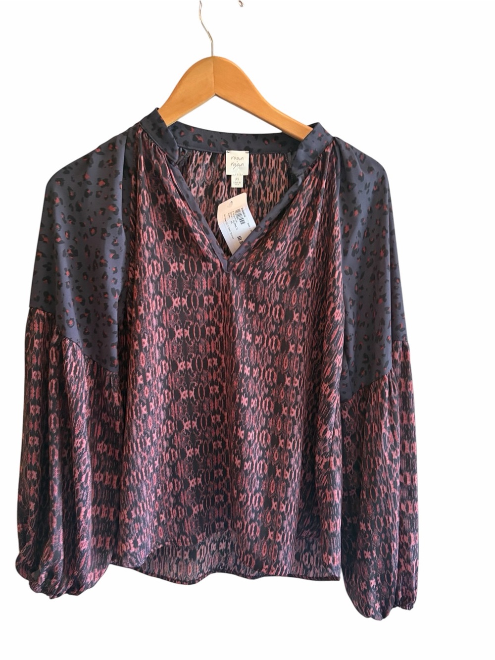 Roan + Ryan Evereve NWT Annabelle V Neck Blouse Size XS - Picture 4 of 9